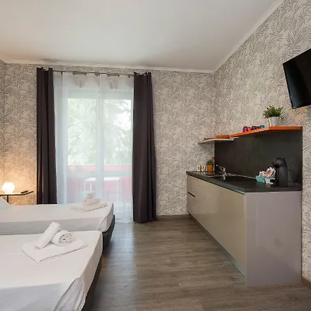 Bnbook La Red Apartahotel Rho